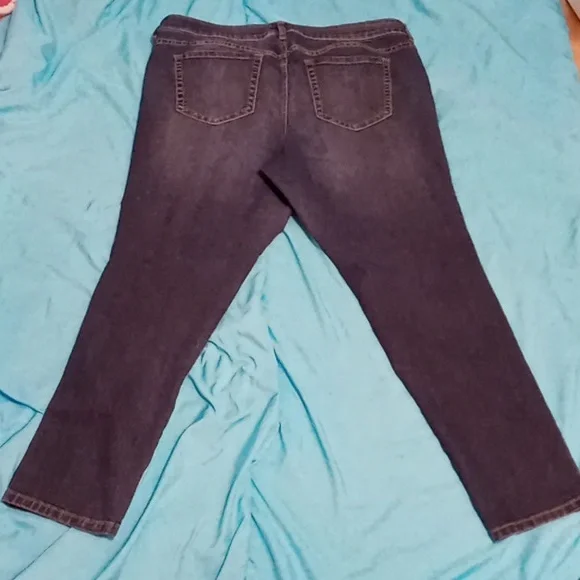 Torrid womens jeans. Dark wash, size 22S - Picture 5 of 5